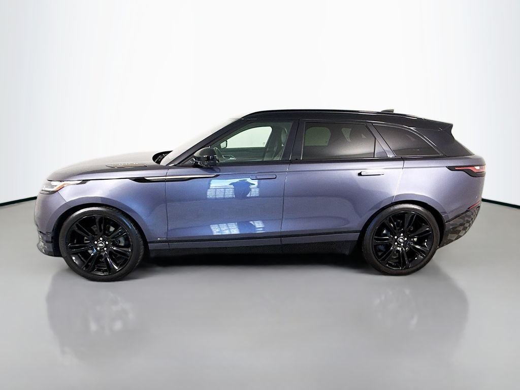 Used 2021 Gray Land Rover R-Dynamic HSE image 2