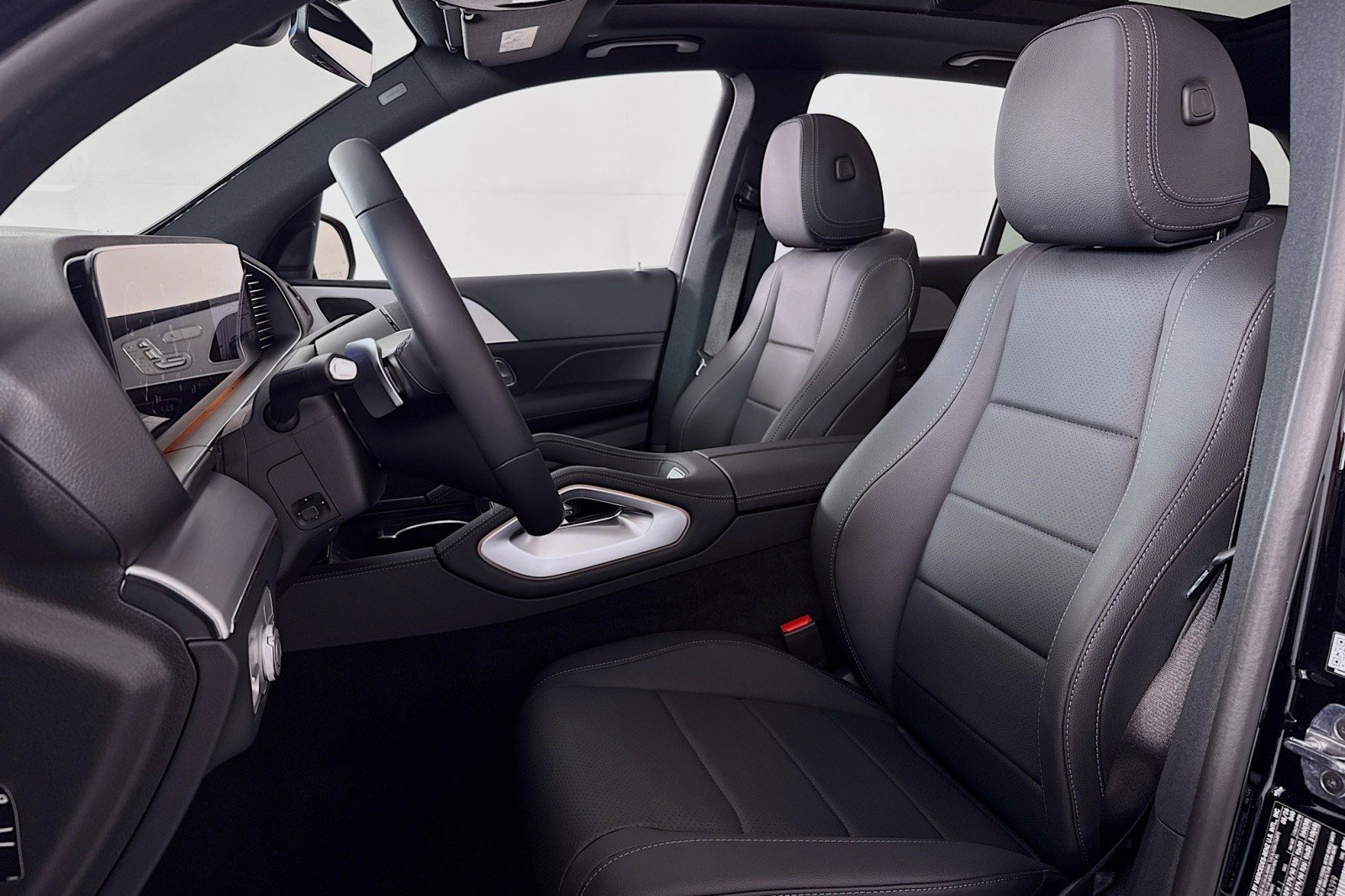 New 2026 Black Mercedes-Benz GLE 450 4MATIC® SUV image 17