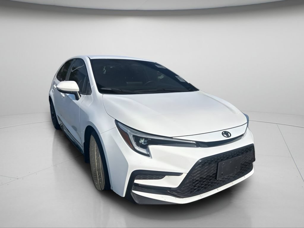 Used 2025 Ice Cap Toyota SE image 2