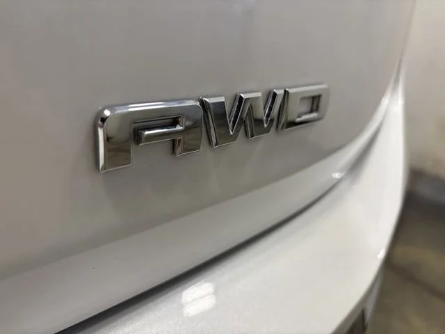 Used 2020 WHITE FROST TRICOAT GMC Denali image 43