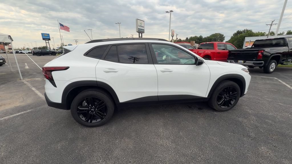 2025 Chevrolet Trax Activ - Photo 9