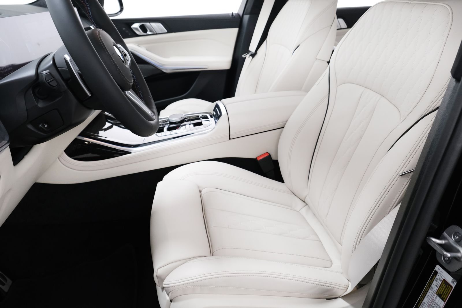New 2027 Black Sapphire Metallic BMW M60i image 29