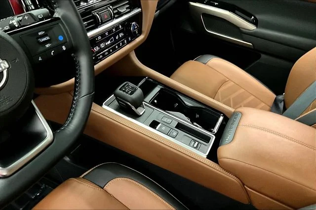 Used 2025 Boulder Gray Pearl Nissan Platinum image 17