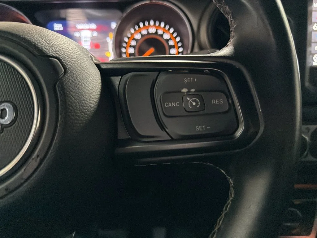 Used 2021 Silver Jeep Unlimited Sport image 18