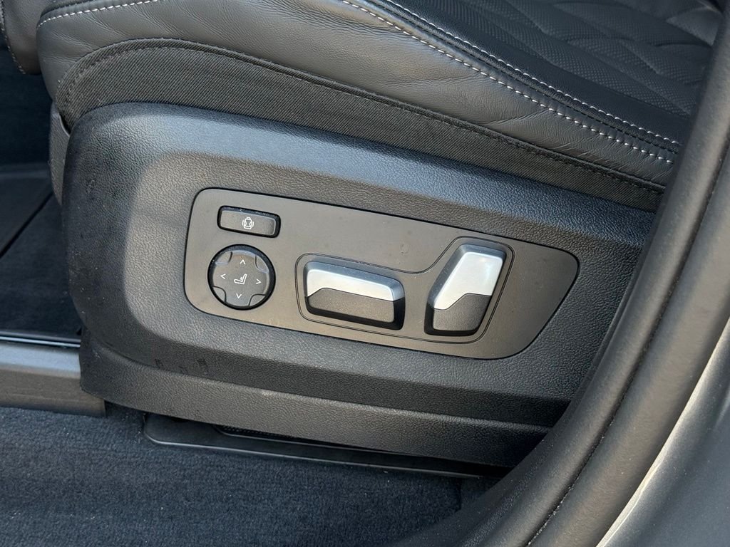 Used 2024 Skyscraper Grey Metallic BMW sDrive40i image 12