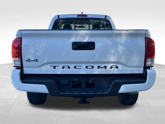 Used 2016 White Toyota SR image 4