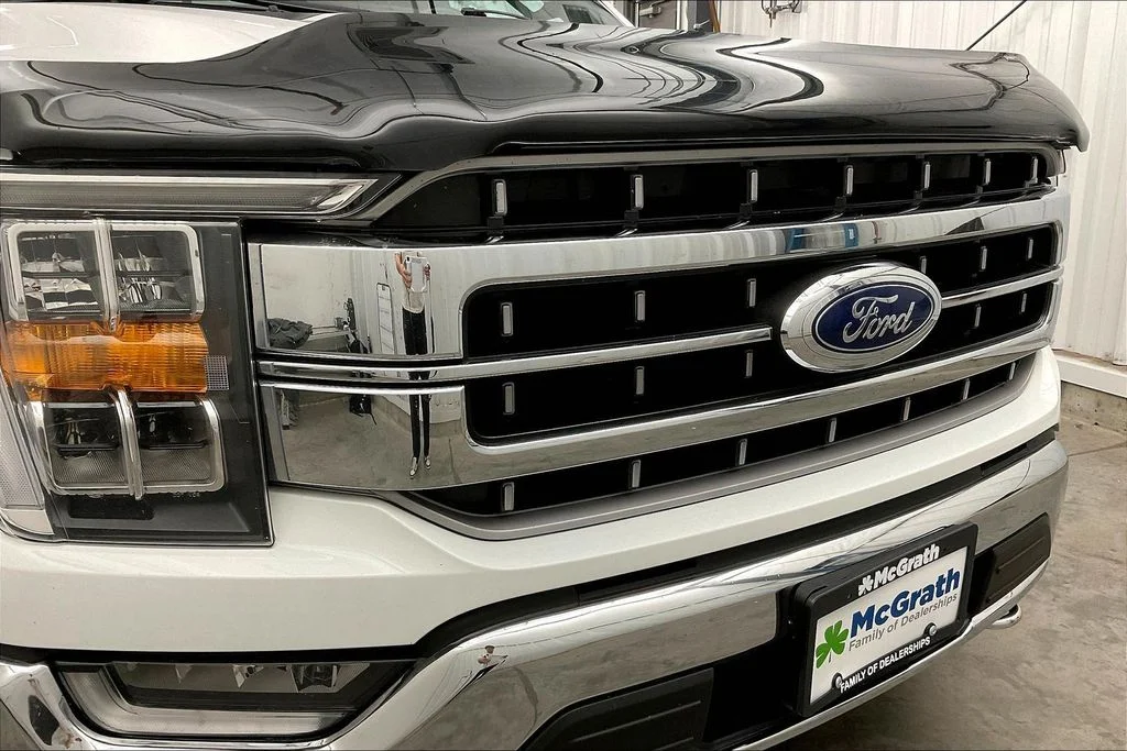 Used 2021 White Ford Lariat image 33