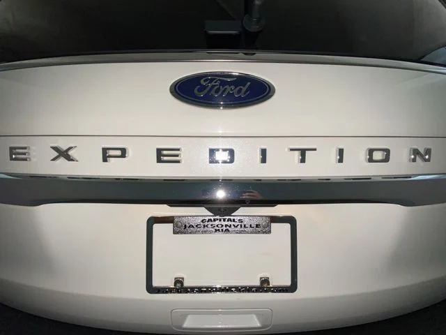 Used 2022 White Ford Limited image 28