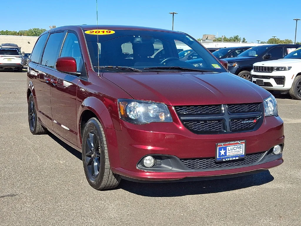 Used 2019 Dodge Grand Caravan SXT with VIN 2C4RDGCG7KR755863 for sale in Lumberton, NJ
