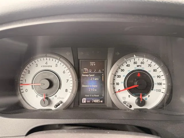 Used 2017 Salsa Red Pearl Toyota SE Premium 8-Passenger image 18