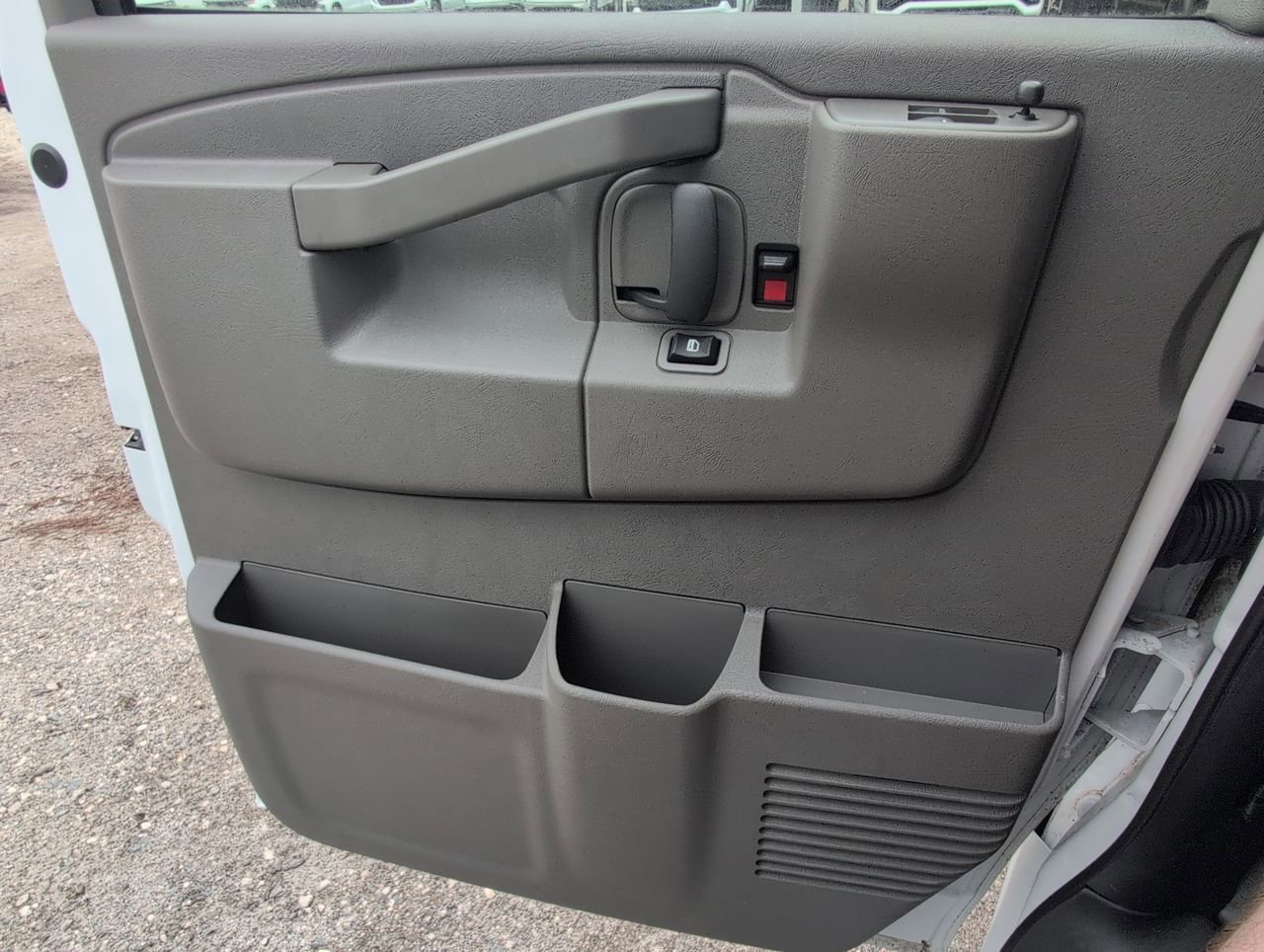 2025 Chevrolet Express Cargo Work Van - Photo 20