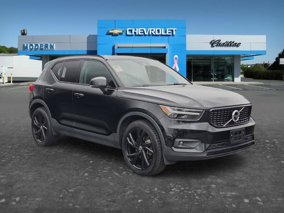 Used 2019  Volvo R-Design image 7