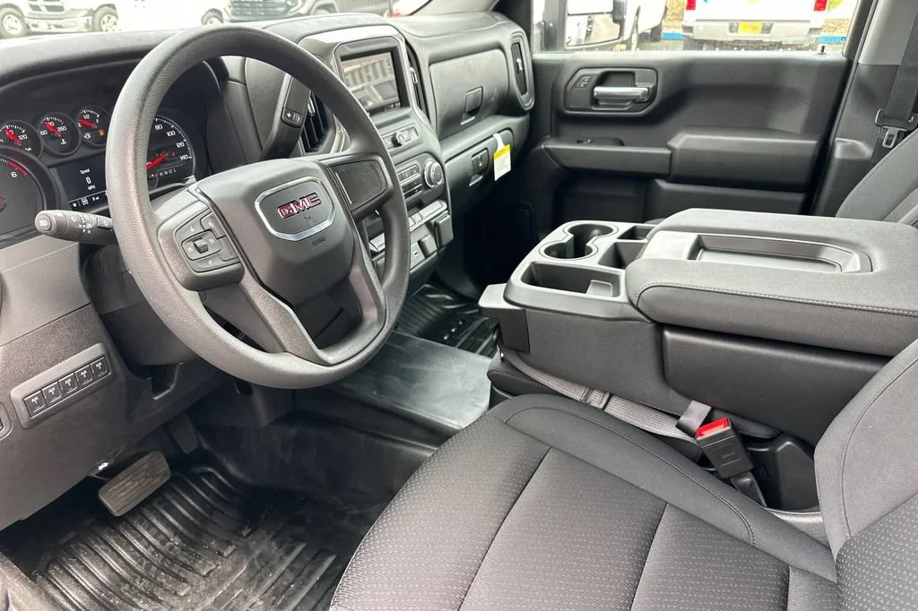 2024 GMC Sierra 3500HD Pro - Photo 7