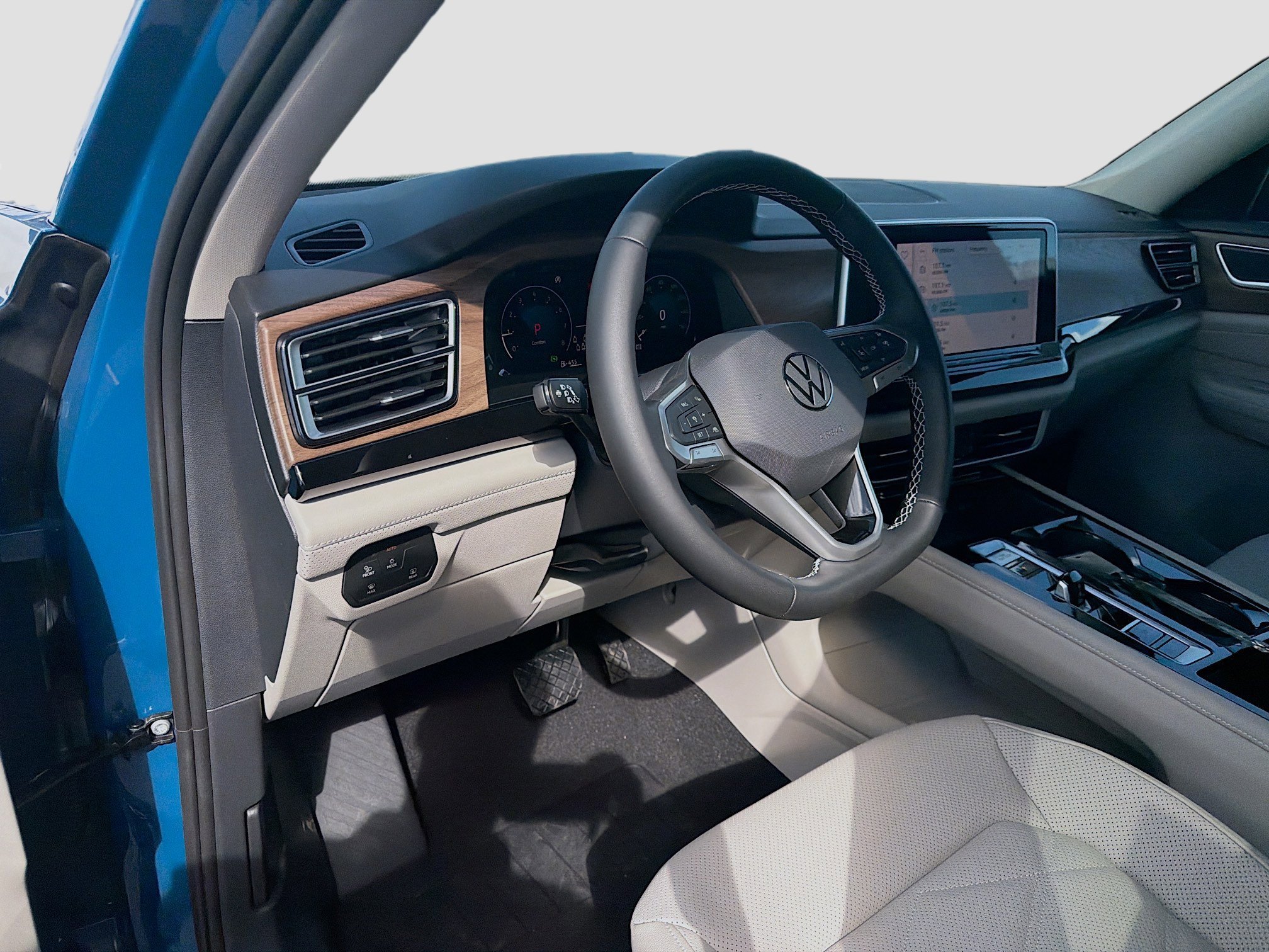 2026 Volkswagen Atlas SE w/Tech - Photo 9