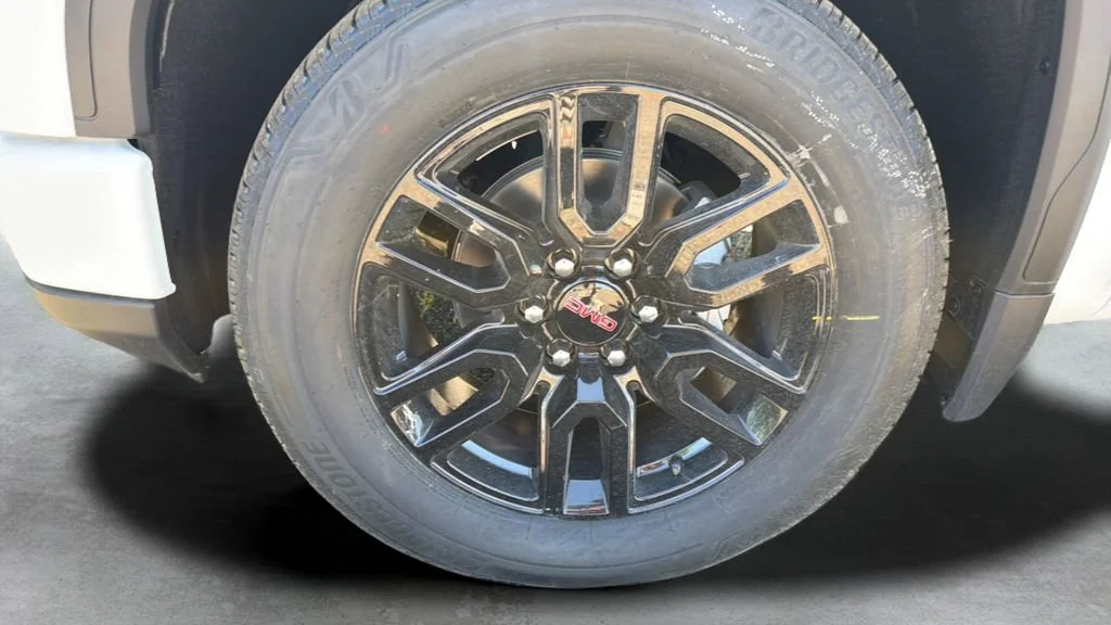 New 2026 Summit White GMC Elevation image 19