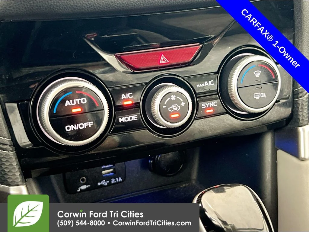 Used 2020 Crystal White Pearl Subaru Limited image 9