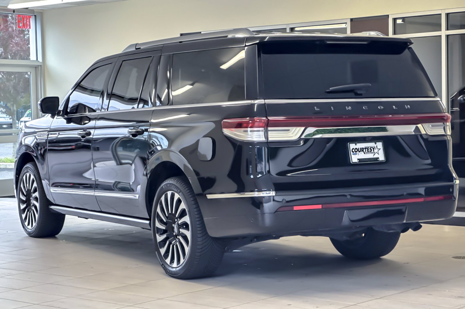 Certified Used 2024 Black Metallic Lincoln Black Label image 6