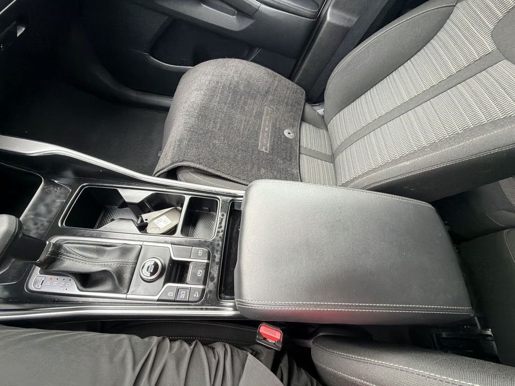Used 2024 White Kia LX image 26