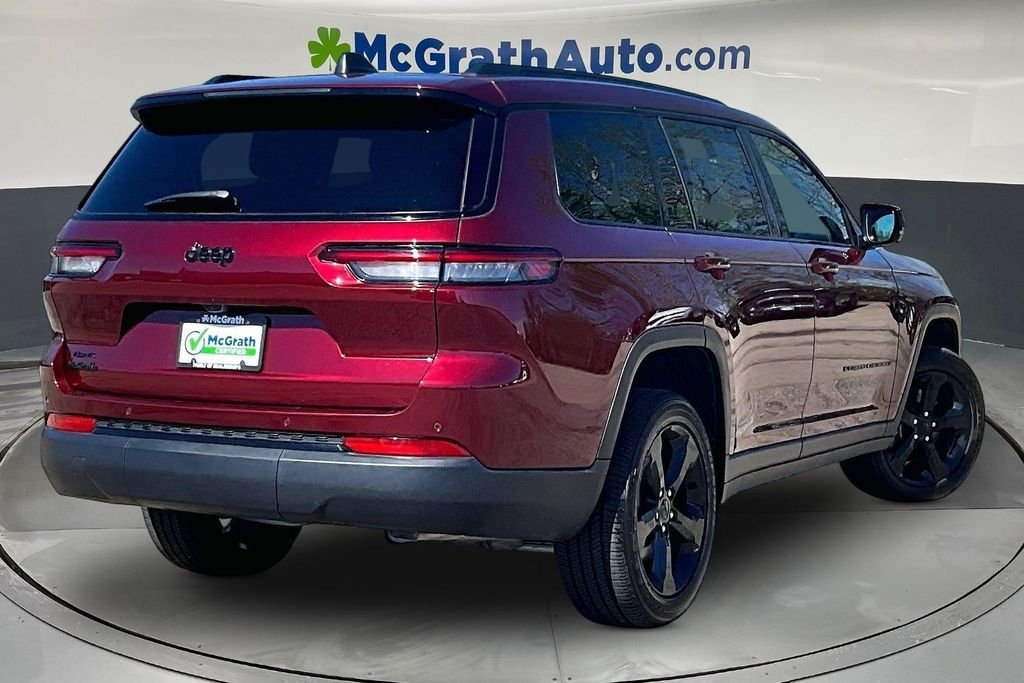 Used 2025 Red Jeep Altitude image 7