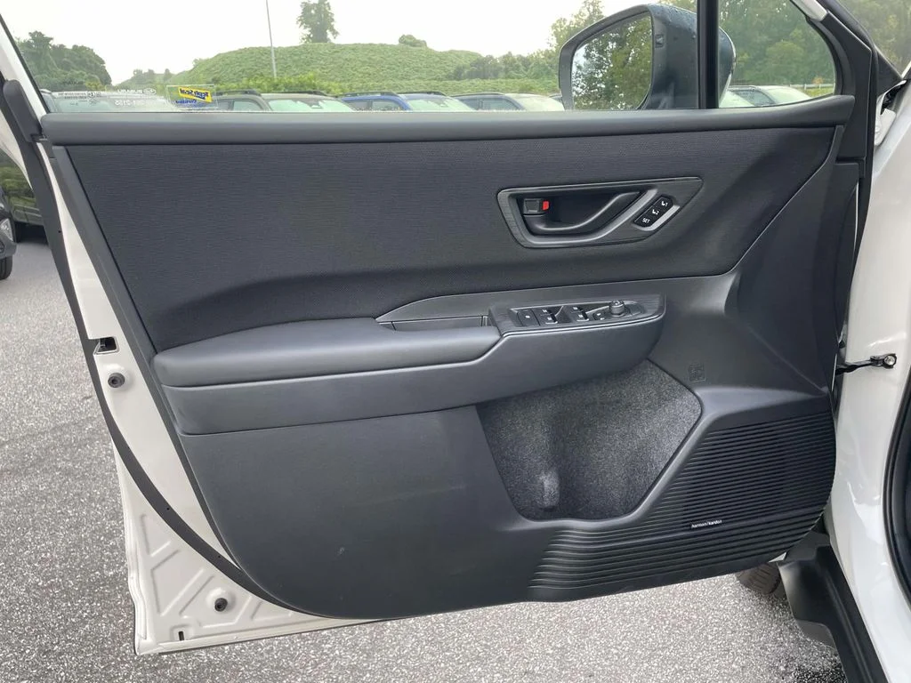 Used 2026 Crystal White Pearl Subaru Limited image 5