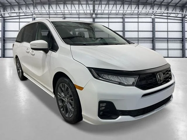 New 2026 Platinum White Pearl Honda Touring image 9