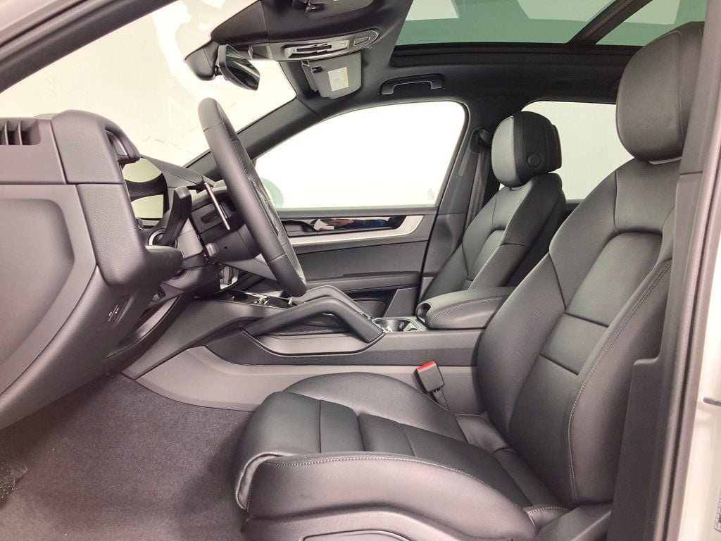 2026 Porsche Cayenne Base - Photo 5
