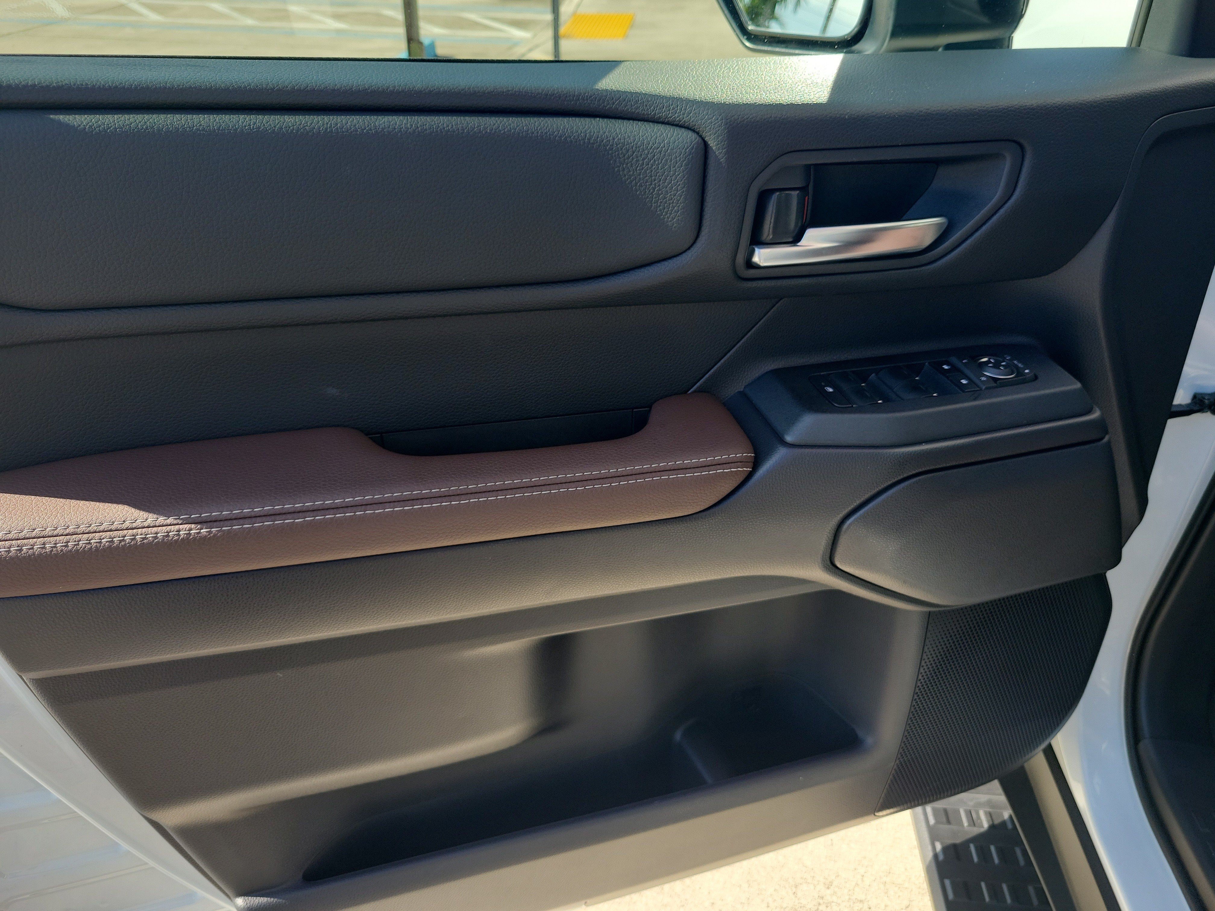 Used 2025 Pearl Toyota Base image 21