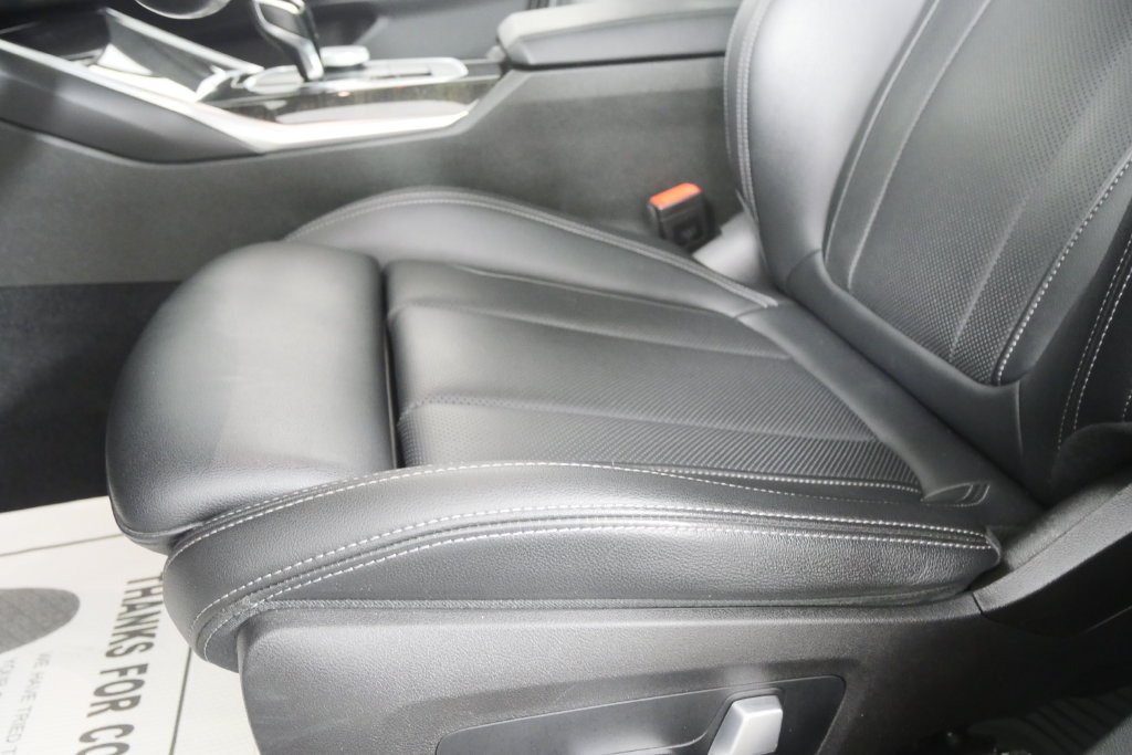 Used 2022 Alpine White BMW M340i image 9