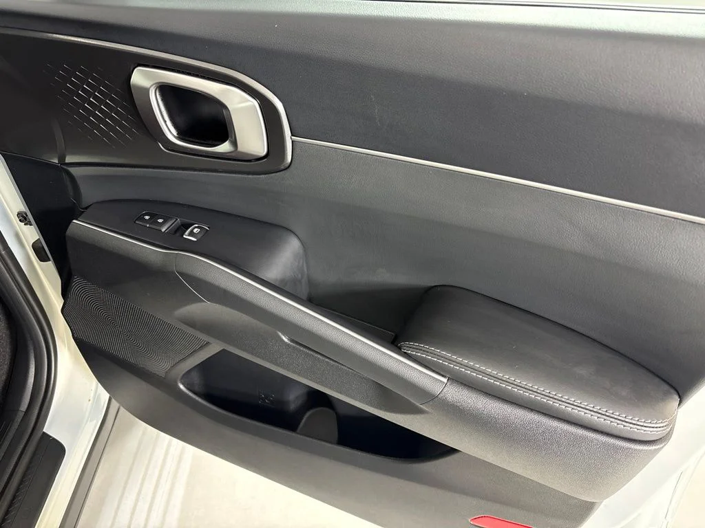 New 2026 Ivory Silver Kia LX image 15