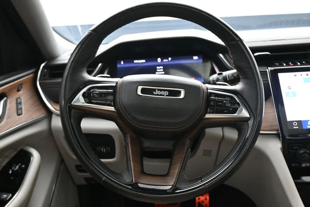 Used 2023 Black Jeep Summit image 16