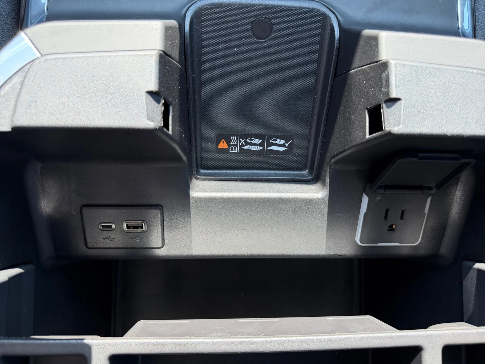 Used 2025 Sterling Metallic GMC SLT image 16
