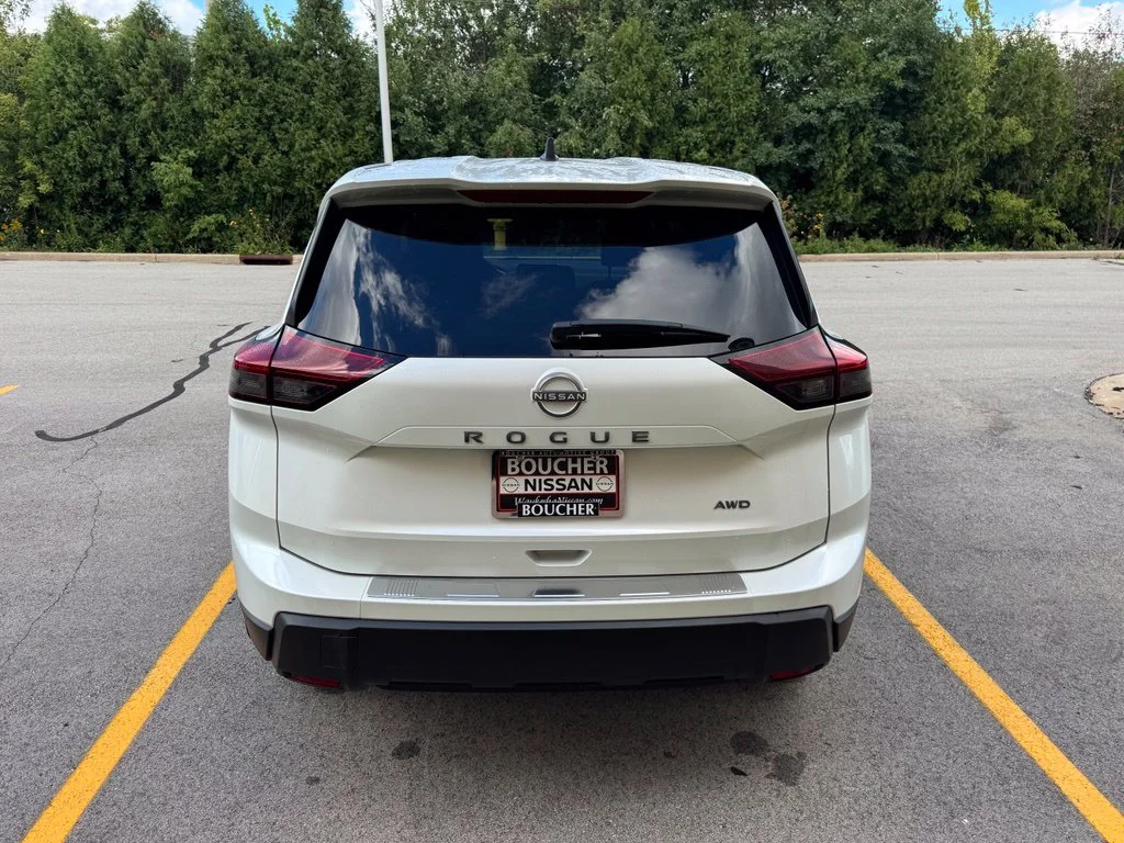 New 2027 White Nissan SV image 5