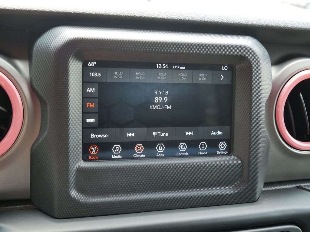 Certified Used 2020  Jeep Unlimited Sport image 22