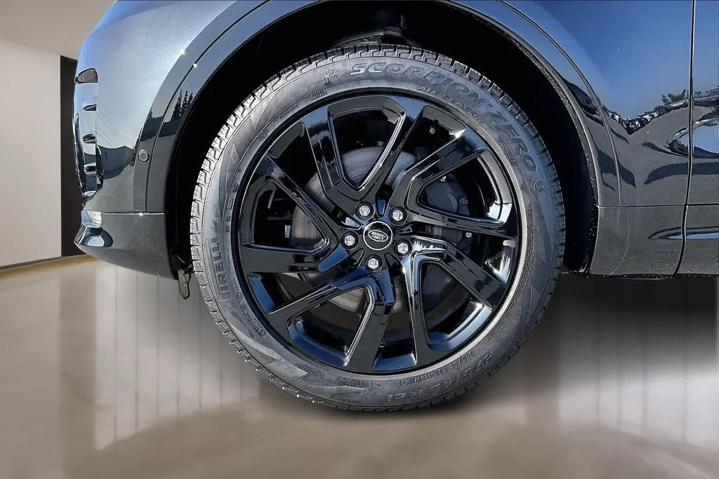 2025 Land Rover Discovery Dynamic SE - Photo 13