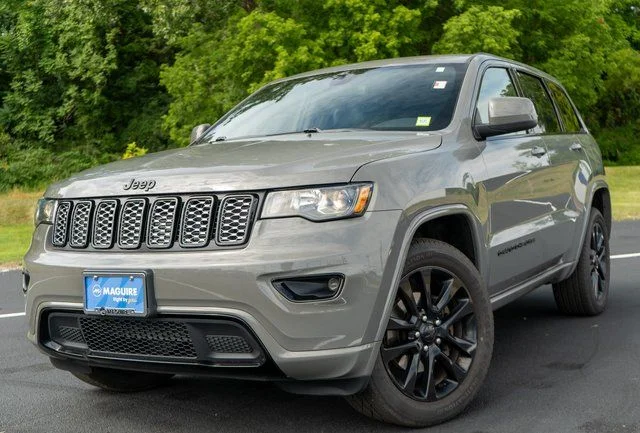 Used 2019 Gray Jeep Altitude image 1