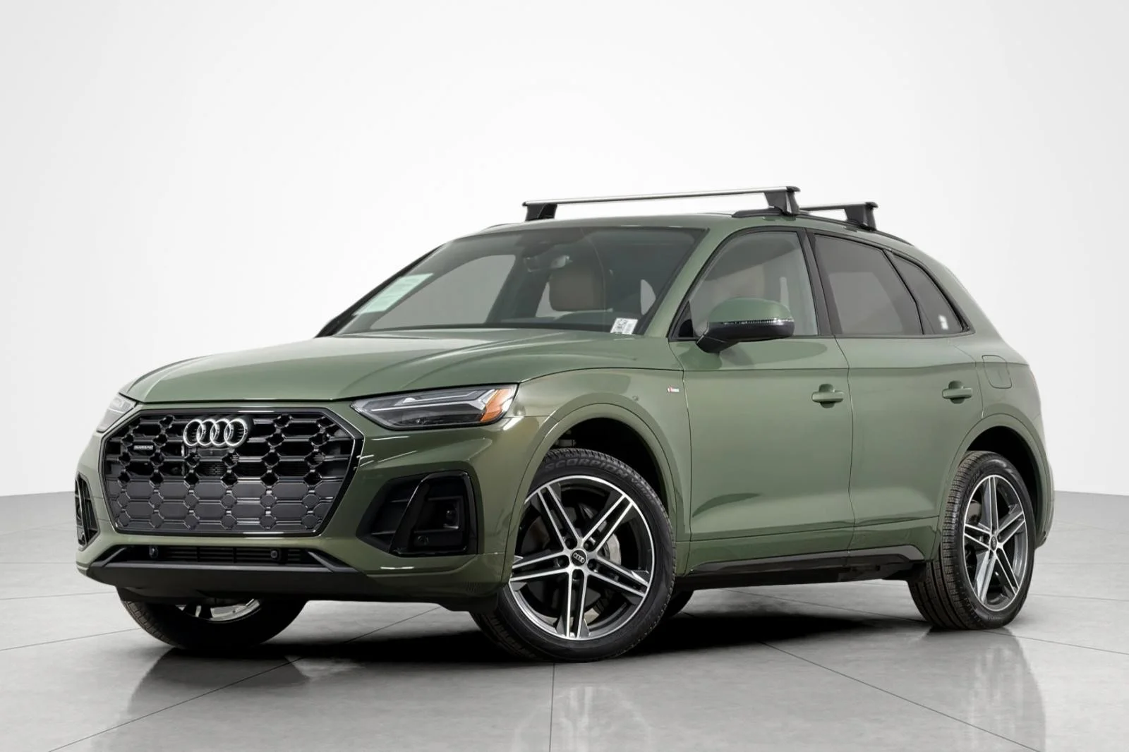 2023 Audi Q5 55 e Premium Plus's photo