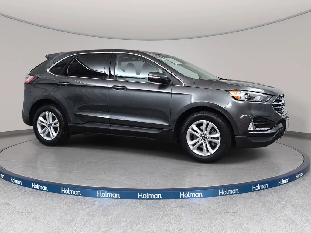 Used 2019 Gray Ford SEL image 4