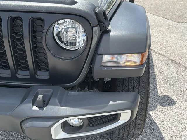 Used 2023 Gray Jeep Sport image 8