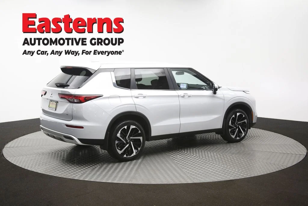Used 2024 White Mitsubishi SE image 41
