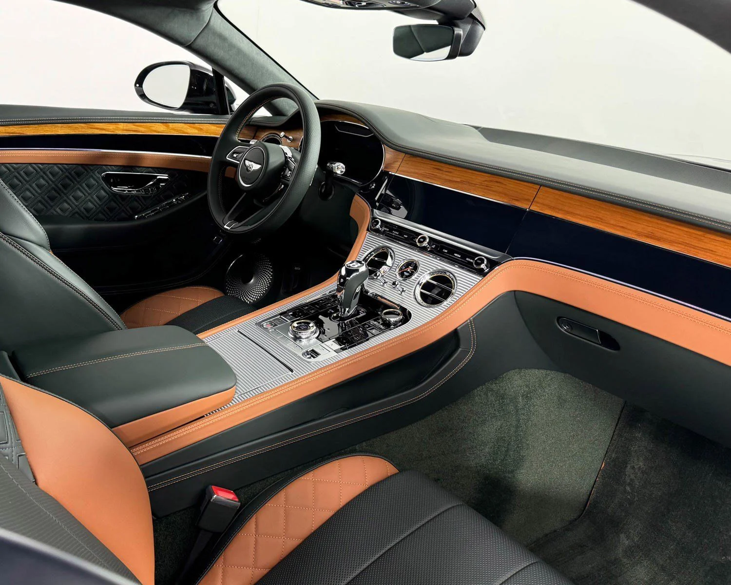 Used 2024 Green Bentley V8 S image 2