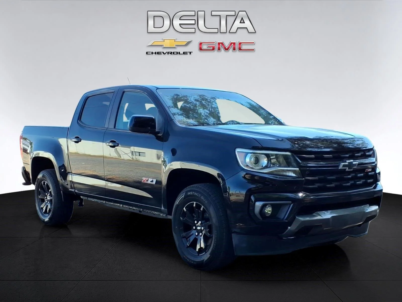 Used 2022 Black Chevrolet Z71 image 7
