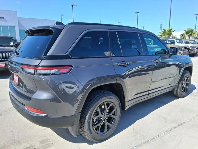 New 2026 Baltic Gray Metallic Clear-Coat Exterior Paint Jeep Altitude image 7