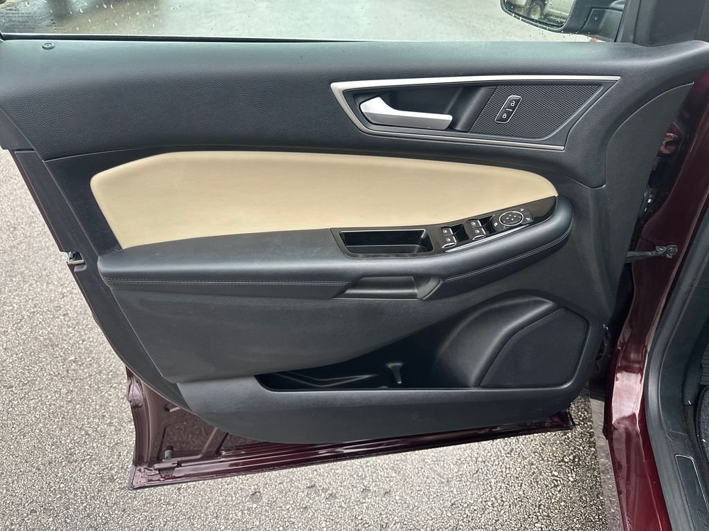 Used 2018 Red Ford SEL image 17