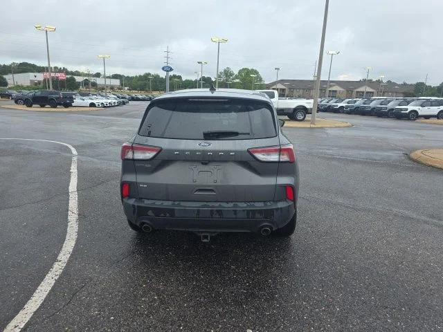Used 2022 Gray Metallic Ford SE image 4