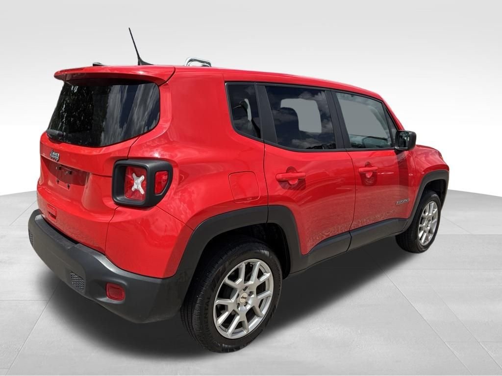 Used 2023 Red Jeep Latitude image 5