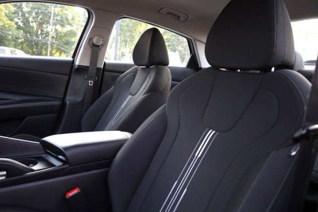 Used 2023 Red Hyundai SEL image 21