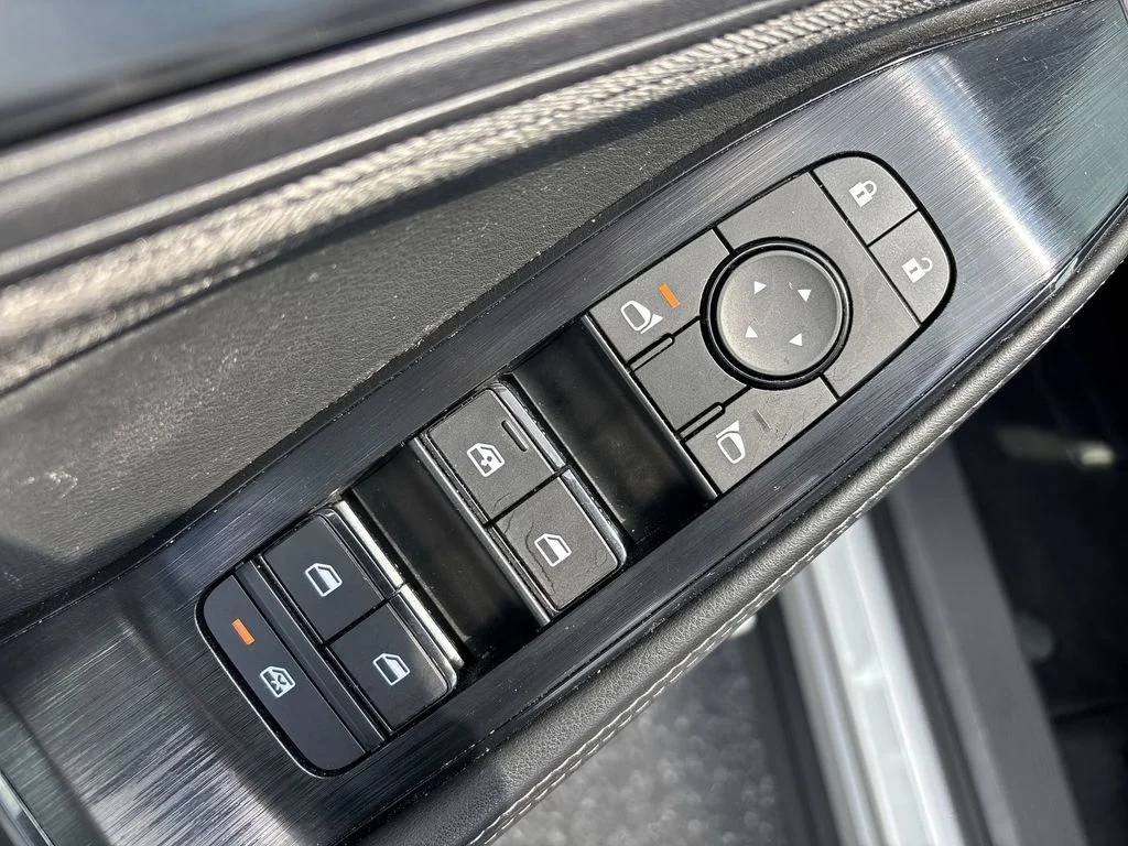 Used 2023 Silver Nissan SV image 15