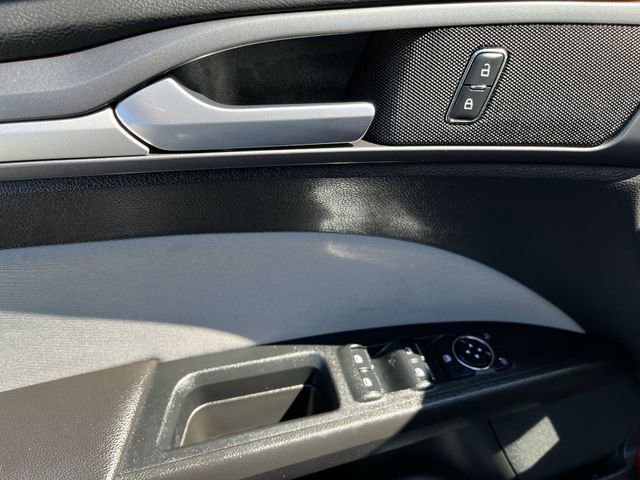 Used 2015 Red Ford S image 16