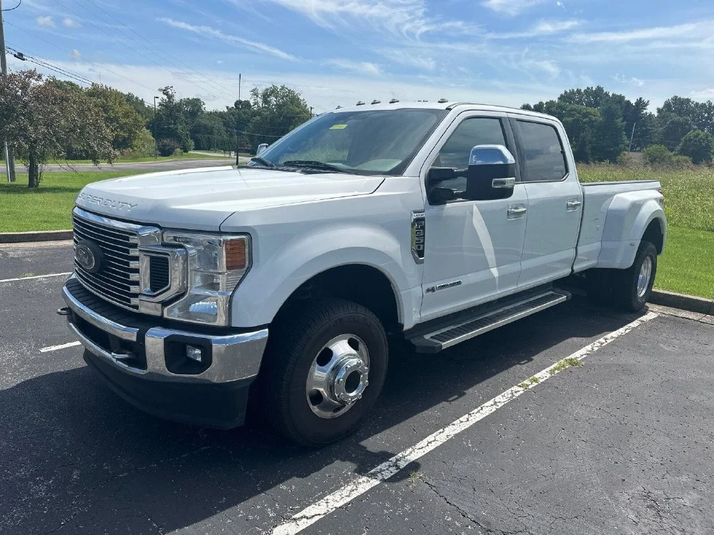 Used 2022 White Ford Lariat image 4