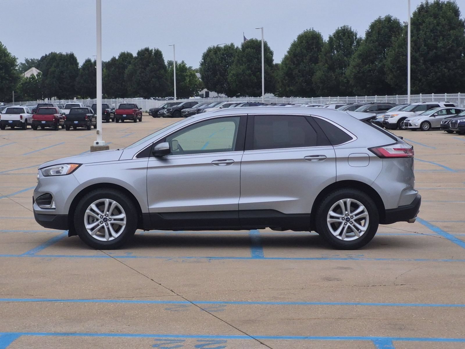 Used 2020 Iconic Silver Metallic Ford SEL AWD image 9
